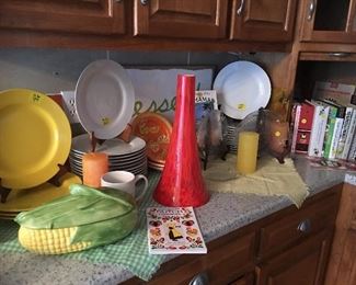 Kitchen items
Cookbooks