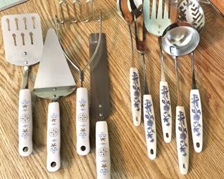 Sets of Ecko utensils 