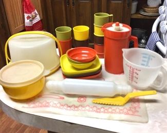 Mini Tupperware set