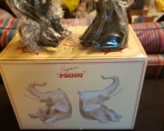 More elephant bookends