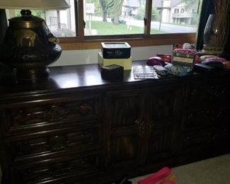 Dresser