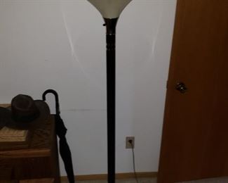 Floor lamp