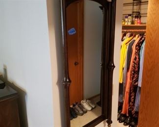 The other wall mirror that goes with the dresser