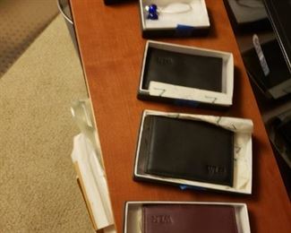 Wallets and keychain
