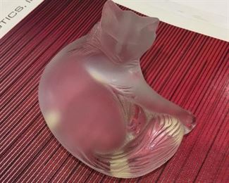 Lalique Cat reposse position