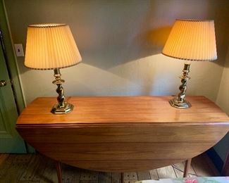 Mid century Heritage Henredon drop leaf table ca 1950.