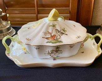 A lovely Herend Rothschild turren, matching platter.
