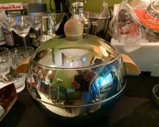 Art Deco penguin ice bucket.