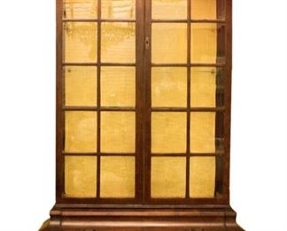 Bombe Front China Cabinet