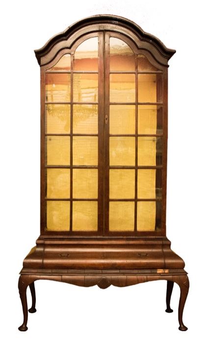 Bombe Front China Cabinet
