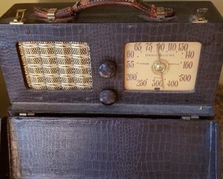 Vintage General Electric Tube Radio with Beamascope 