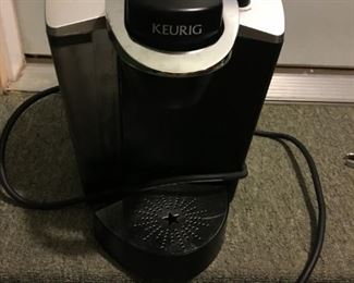 KEURIG COFFEE MAKER