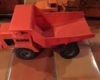 ELDON PLASTIC DUMP TRUCK