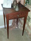 Hepplewhite One Drawer Stand