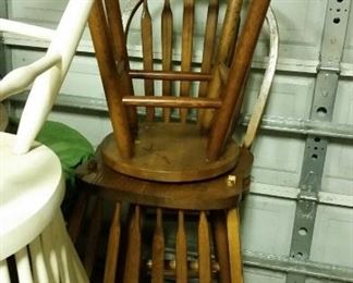 Solid swiveling oak bar stools(3))