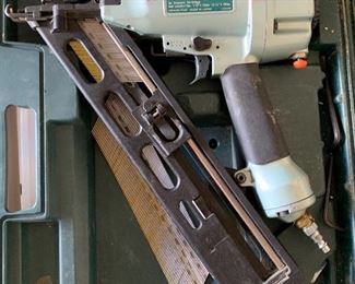 Hitachi Finish Nailer NT65MA2