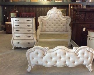 Queen Tuft Bed