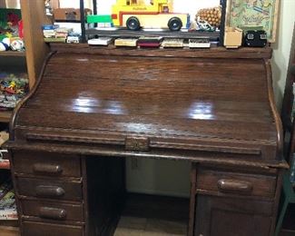 Desk with great potential, needs some work.