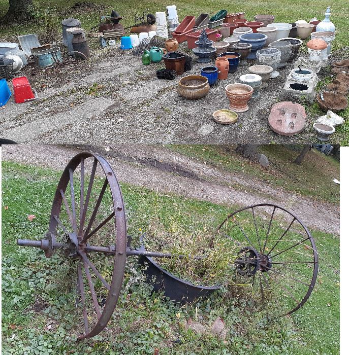 garden art, wagon wheels