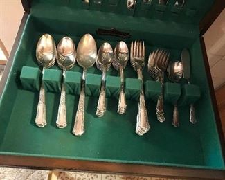 Vintage William Rogers Silver Plate Flatware With Chest ~ 52 Pieces