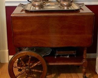 Tea wagon in excellent condition.