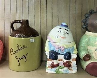 LOVE THESE COOKIE JARS!