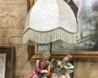 GREAT LAMP TO DECORATE YOUR VICTORIAN ROOM!