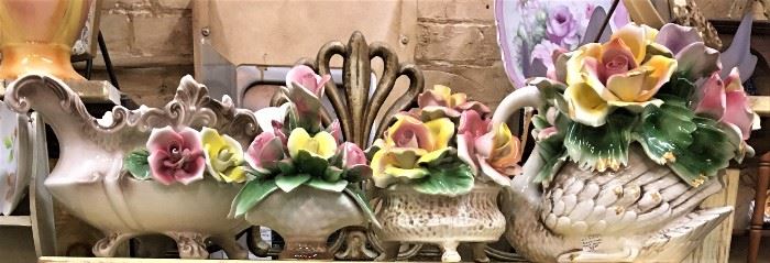 BEAUTIFUL CAPODIMONTE FLOWER CENTER PIECES.