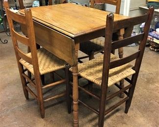 ANTIQUE DROP LEAF TABLE