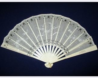 Beautiful Vintage Fan in Excellent Condition 