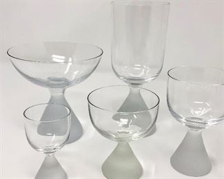 Vintage Frosted Glassware Set https://ctbids.com/#!/description/share/251878