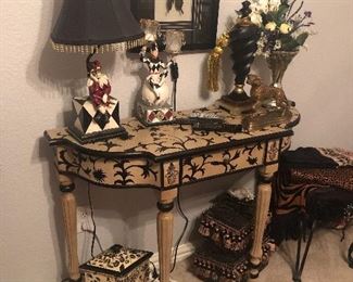 Cute handpainted table - lots of black & white decor plus gold!