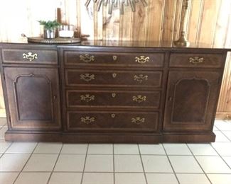 Henredon console