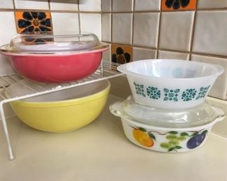 8382 Vintage Pyrex FireKingmin