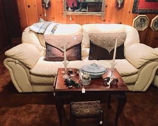 Leather sofa and matching chair - Queen Anne-style Mahogany side table