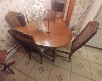 4 piece kitchen set with two leaves $100