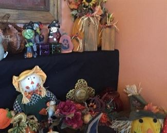 Assorted Fall & Halloween Decor'
