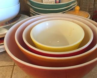 Vintage Pyrex Nesting Bowls