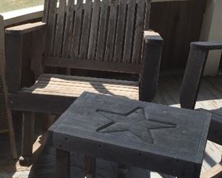 Paw Paw & Nene Rustic Rocking Chairs & Table