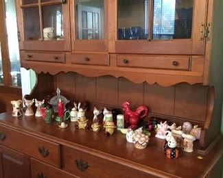Sprague & Carleton Hutch/Buffet China Cabinet, Assorted Salt & Pepper Shakers
