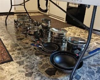 A lot of good kitchen pots, pans and accessories