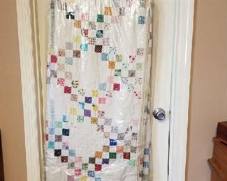 Nice somewhat new machine stitched quilt