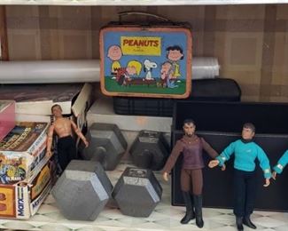 Vintage toys, including Captain Maddox figurines, and Star Trek figurines.