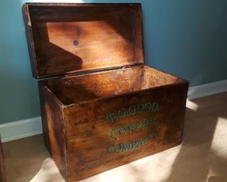 Large Wooden Decorative Box. 