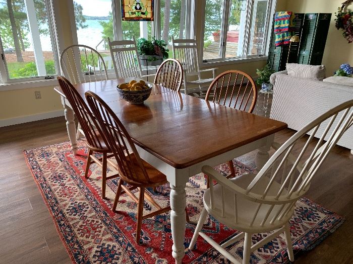 Kitchen / Dining table with 6 chair and 1 leaf