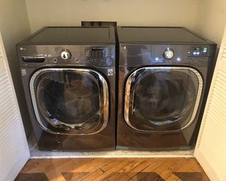 another photo of LG washer and dryer