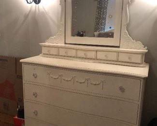 Dresser. $195