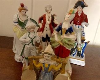 Figurines