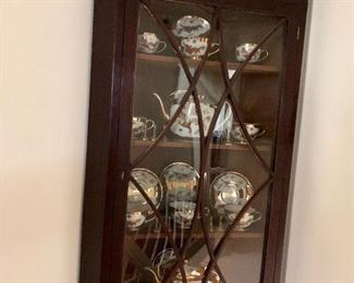 Corner cabinet