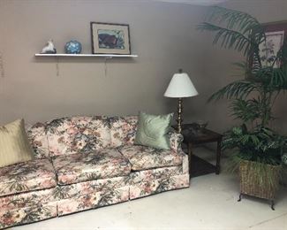 FLORALCOUCH AND LOVESEAT 